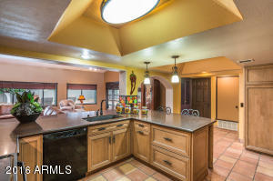 313 E Braeburn Dr, Phoenix, AZ 85022 photo 4