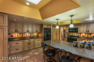 313 E Braeburn Dr, Phoenix, AZ 85022 photo 3