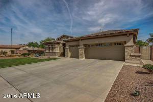 462 E Julian Dr, Gilbert, AZ 85295 photo 3