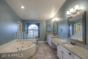 561 W Meseto Ave, Mesa, AZ 85210 photo 5