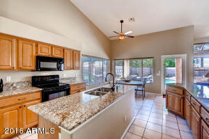 4413 E Desert Willow Rd, Phoenix, AZ 85044 photo 2