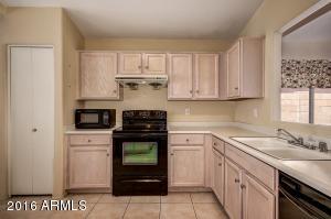 2326 E Aire Libre Ave, Phoenix, AZ 85022 photo 8