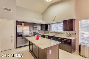 813 N Falcon Dr, Gilbert, AZ 85234 photo 17