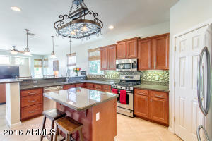6515 S Forest Ct, Gilbert, AZ 85298 photo 8