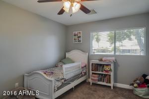 122 E Loma Ln, Phoenix, AZ 85020 photo 19
