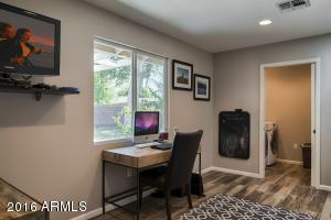 122 E Loma Ln, Phoenix, AZ 85020 photo 13