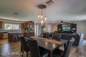 122 E Loma Ln, Phoenix, AZ 85020 photo 10