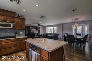 122 E Loma Ln, Phoenix, AZ 85020 photo 8