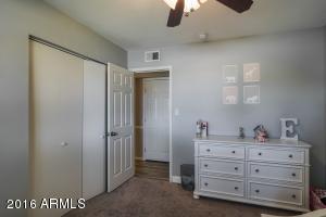 122 E Loma Ln, Phoenix, AZ 85020 photo 20