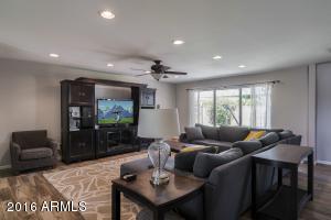 122 E Loma Ln, Phoenix, AZ 85020 photo 4