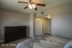 122 E Loma Ln, Phoenix, AZ 85020 photo 15
