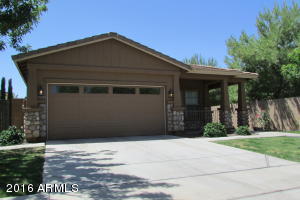 4221 E Washington Ct, Gilbert, AZ 85234 photo 2