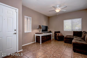 4063 E Abraham Ln, Phoenix, AZ 85050 photo 4