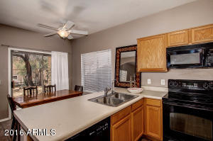 4063 E Abraham Ln, Phoenix, AZ 85050 photo 2