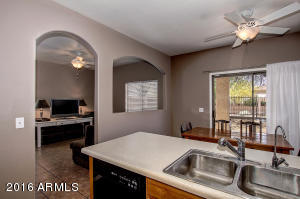 4063 E Abraham Ln, Phoenix, AZ 85050 photo 8