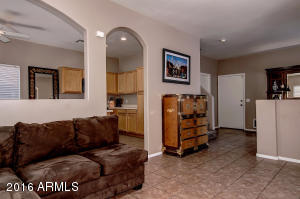 4063 E Abraham Ln, Phoenix, AZ 85050 photo 5