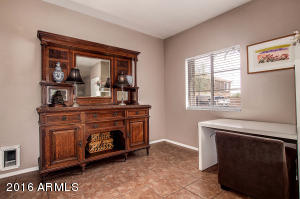 4063 E Abraham Ln, Phoenix, AZ 85050 photo 9