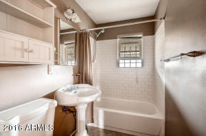 1501 E Clarendon Ave, Phoenix, AZ 85014 photo 9