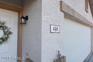 626 S Colonial Ct, Gilbert, AZ 85296 photo 2