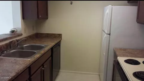 39 W Medlock Dr, Phoenix, AZ 85013 photo 4