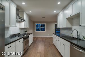 4520 E Clarendon Ave, Phoenix, AZ 85018 photo 6