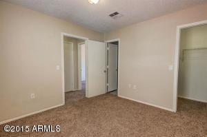 622 N Cobblestone St, Gilbert, AZ 85234 photo 9