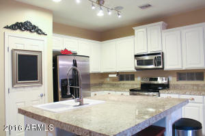 3901 E Parkview Dr, Gilbert, AZ 85295 photo 3