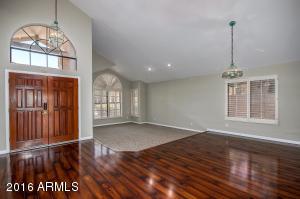707 E Vaughn Ave, Gilbert, AZ 85234 photo 4