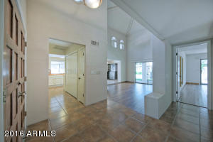 4628 E Desert Dr, Phoenix, AZ 85044 photo 1