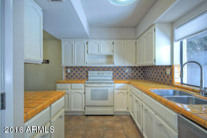 4628 E Desert Dr, Phoenix, AZ 85044 photo 10
