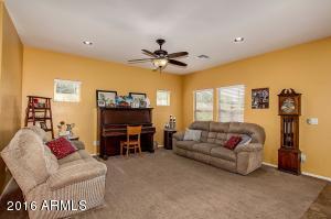 863 S Pheasant Dr, Gilbert, AZ 85296 photo 5