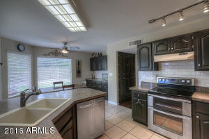 907 E Grandview Rd, Phoenix, AZ 85022 photo 5
