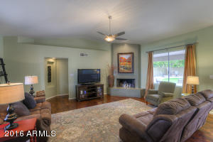 907 E Grandview Rd, Phoenix, AZ 85022 photo 2