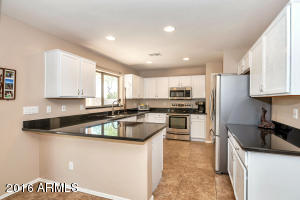 2736 E Beautiful Ln, Phoenix, AZ 85042 photo 7