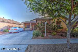 1672 S Falcon Dr, Gilbert, AZ 85295 photo 3