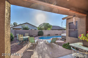 1672 S Falcon Dr, Gilbert, AZ 85295 photo 1