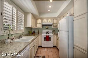 3879 Everett Dr, Phoenix, AZ 85032 photo 3