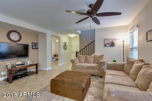 947 S Pheasant Dr, Gilbert, AZ 85296 photo 2