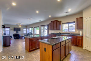 2879 E Trigger Way, Gilbert, AZ 85297 photo 11