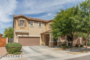 1744 S Falcon Dr, Gilbert, AZ 85295 photo 1