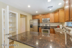 2233 S Buckaroo Trl, Gilbert, AZ 85295 photo 7