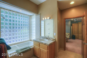 2023 E Caroline Ln, Tempe, AZ 85284 photo 13