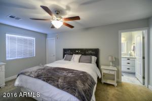 4702 E Clarendon Ave, Phoenix, AZ 85018 photo 9