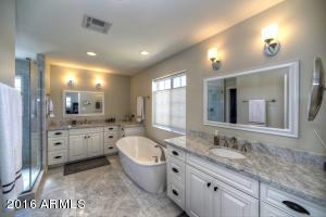 4702 E Clarendon Ave, Phoenix, AZ 85018 photo 7
