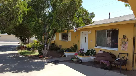 3942 Earll Dr, Phoenix, AZ 85018 photo 2