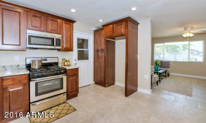 206 E Orchid Ln, Phoenix, AZ 85020 photo 8