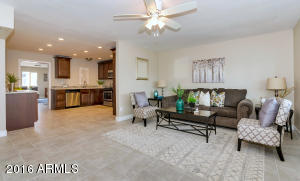 206 E Orchid Ln, Phoenix, AZ 85020 photo 3