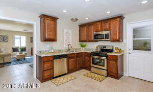 206 E Orchid Ln, Phoenix, AZ 85020 photo 6