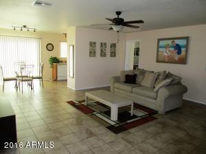 660 S Hazel Ct, Gilbert, AZ 85296 photo 2