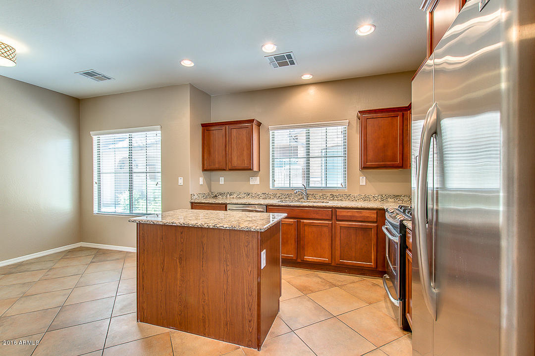 3975 E Cat Balue Dr, Phoenix, AZ 85050 photo 9